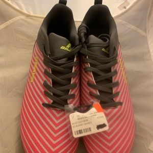 Men’s Size 11D Soccer Shoes: BRAVA NEW